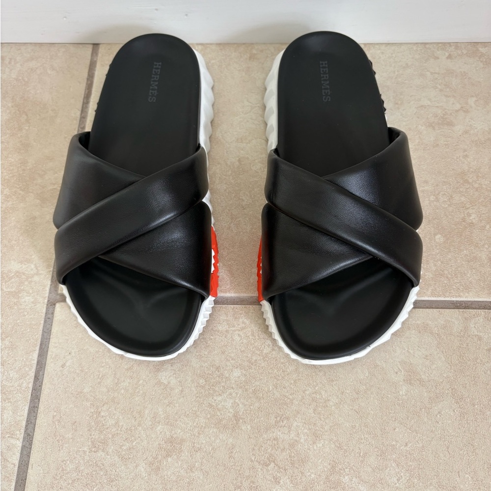 Hermès Infra slides Black and White